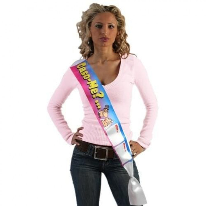 Faixa Caso-me? em Português